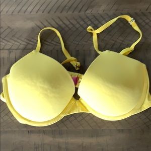 Yellow T-Shirt Victoria secret pink bra